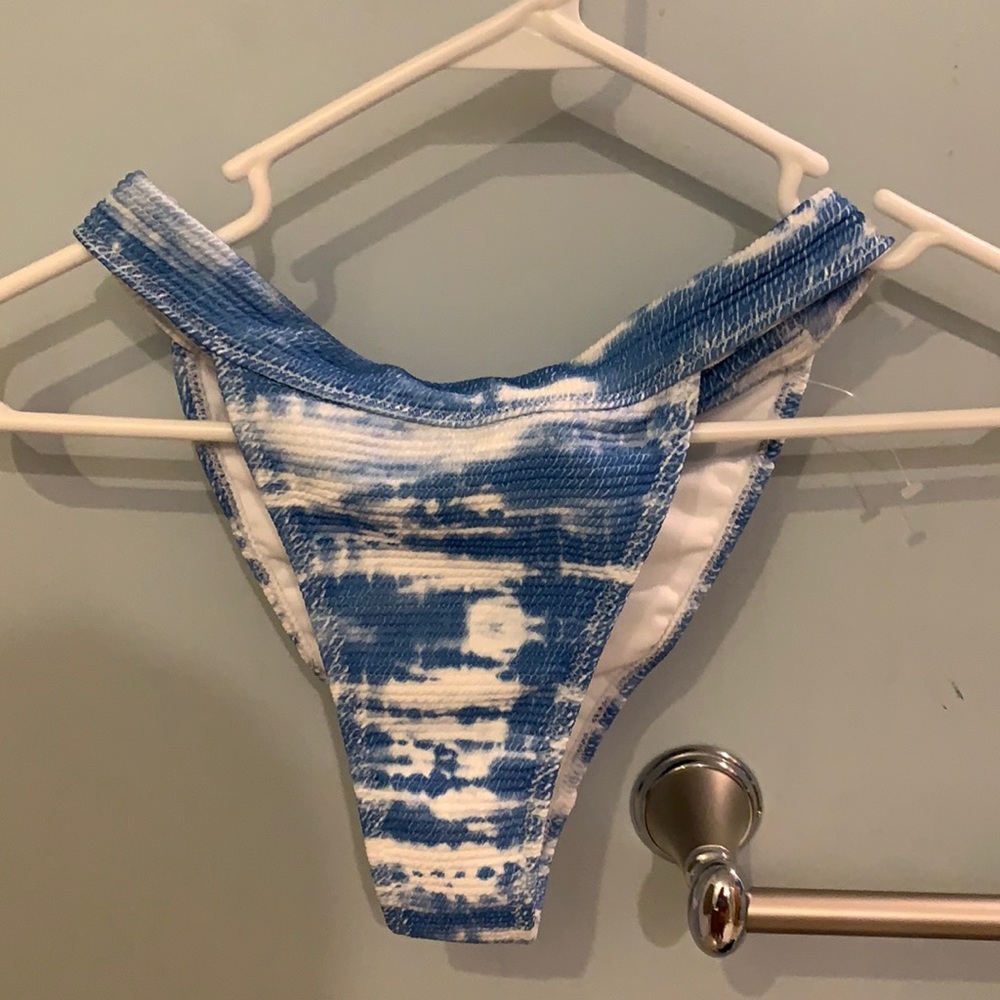 pacsun la hearts cheeky bikini bottoms